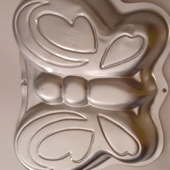 Wilton butterfly vintage cake pan - Picture 2 of 6